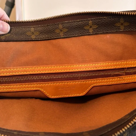 Authentic Louis Vuitton Monogram Cabas Mezzo Tote Bag - Good Condition - Picture 9 of 12